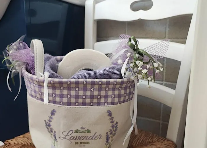 Antonia's Vacation Home, At The Museum